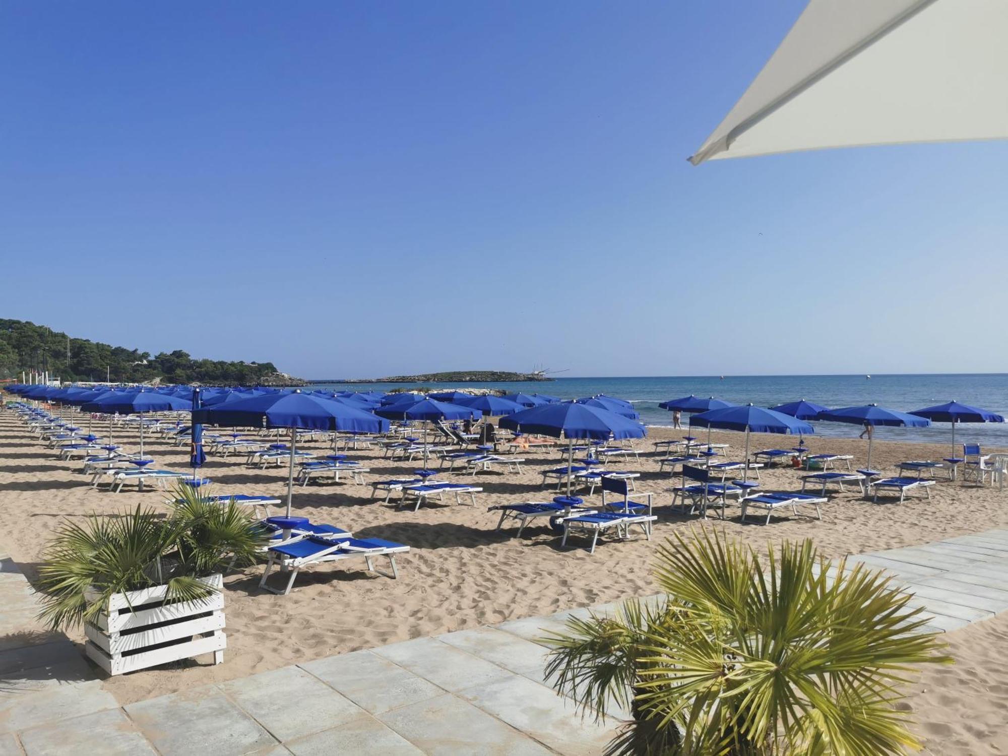 Villaggio Gabbiano Beach Vieste Exterior photo