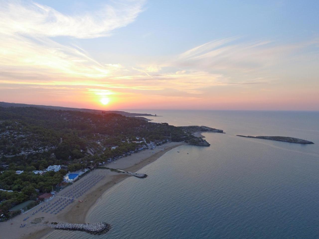Villaggio Gabbiano Beach Vieste Exterior photo